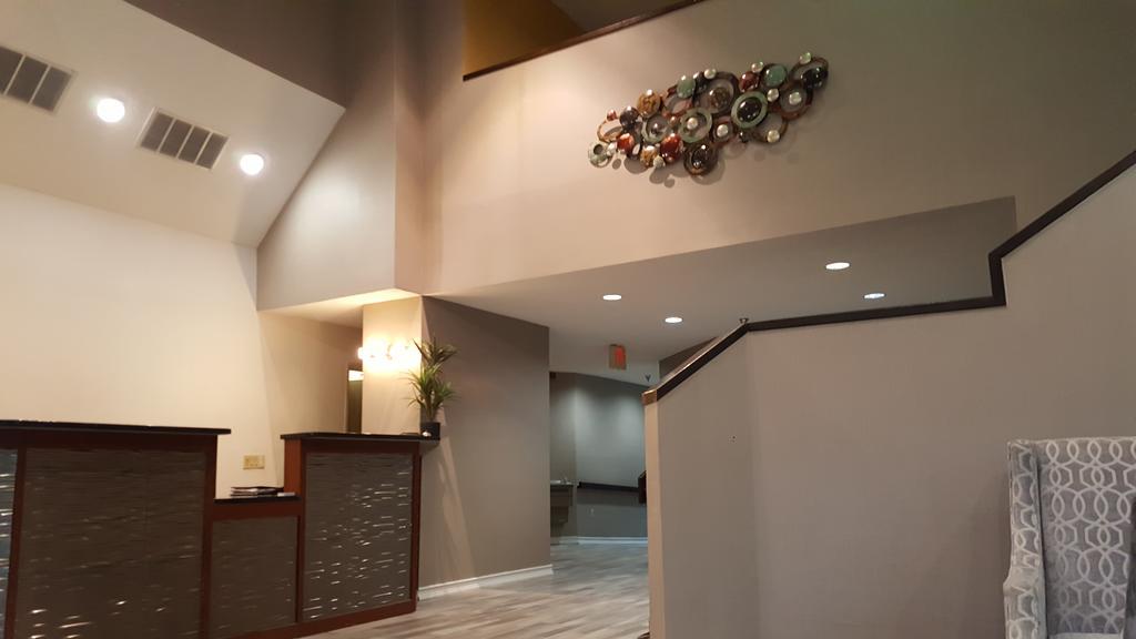 HOTEL AMERICAS BEST VALUE INN AND SUITES LEE'S SUMMIT-KANSAS CITY LEE'S  SUMMIT, MO 3* (United States) - from US$ 49 | BOOKED